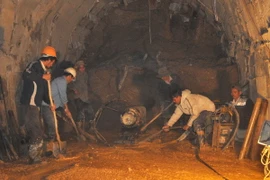 Vụ sập hầm thủy điện: Công tác cứu hộ chạy đua với thời gian