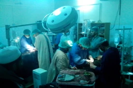 Đánh bom liều chết ở Afghanistan, hơn 100 người thương vong