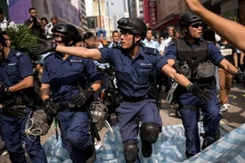 Hong Kong: Bạo lực bùng phát trở lại ở quận Mong Kok
