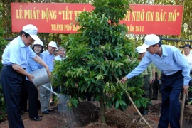 Phát động trồng 30.200 cây xanh ở Công viên Động vật Hoang dã Quốc gia