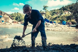 Trong đợt mưa lũ lịch sử, công ty than Mông Dương là đơn vị bị thiệt hại nặng nhất trong ngành. (Ảnh: Minh Sơn/Vietnam+)