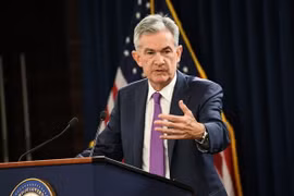 Chủ tịch Fed Jerome Powell phát biểu trong một cuộc họp báo tại Washington DC. (Nguồn: THX/TTXVN)