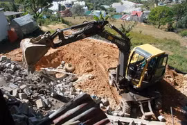 Những căn nhà không phép tại Tây Hồ 2, phường 11, Đà Lạt. (Ảnh: Đặng Tuấn/TTXVN)
