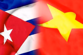 Tổng Bí thư Nguyễn Phú Trọng và Đại sứ Đặc mệnh toàn quyền Cộng hòa Cuba tại Việt Nam Lianys Torres Rivera. (Ảnh: Văn Điệp/TTXVN)