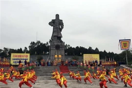 Lễ kỷ niệm 229 năm Nguyễn Huệ lên ngôi Hoàng đế và chiến thắng Ngọc Hồi-Đống Đa. (Ảnh: Quốc Việt/TTXVN)