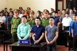 Phiên xét xử sơ thẩm ba bị cáo Hoàng Công Lương, Bùi Mạnh Quốc, Trần Văn Sơn ngày 5/6. (Ảnh: Thanh Hải/TTXVN)