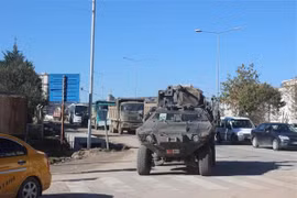 Đoàn xe quân sự Thổ Nhĩ Kỳ được triển khai tại tỉnh Kilis, giáp giới với Syria, ngày 24/12. (Nguồn: THX/TTXVN)