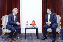 Thủ tướng Phạm Minh Chính tiếp Bí thư toàn quốc Đảng Cộng sản Pháp Fabien Roussel. (Ảnh: Dương Giang/TXVN)