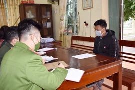 Đ.V.Anh tại buổi làm việc với cơ quan chức năng. (Ảnh: TTXVN phát)