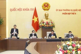  Sáng 10/12/2021, tại Nhà Quốc hội, Ủy ban Thường vụ Quốc hội tiếp tục Phiên họp thứ 6 để cho ý kiến về chủ trương đầu tư Dự án xây dựng công trình đường bộ cao tốc Bắc - Nam phía Đông giai đoạn 2021-2025; cho ý kiến về dự thảo Nghị quyết thí điểm một số 