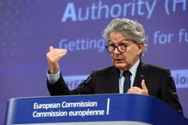 Ủy viên Liên minh châu Âu (EU) phụ trách thị trường nội khối Thierry Breton. (Ảnh: AFP/TTXVN)