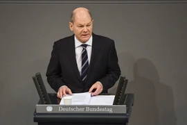 Tân Thủ tướng Đức Olaf Scholz phát biểu tại phiên họp quốc hội ở Berlin, Đức, ngày 15/12 vừa qua. (Ảnh: AFP/TTXVN)