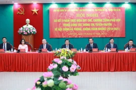 Các đại biểu chủ trì Hội nghị. (Ảnh: Văn Điệp/TTXVN)