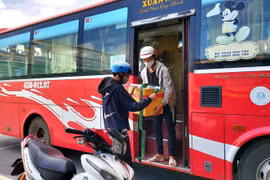 Xe khách. (Ảnh minh họa: Thu Hiền/TTXVN)