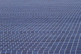 Công viên năng lượng Mặt Trời Gujarat của Ấn Độ. (Nguồn: raszl.com)