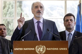 Ông Bashar al Jaafari, Trưởng đoàn đàm phán của Chính phủ Syria trong buổi họp báo trước hội đàm ngày 14/3. (Nguồn: AFP/TTXVN)