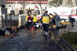 Hiện trường vụ đánh bom liều chết ở Istanbul, Thổ Nhĩ Kỳ. (Ảnh: AFP/TTXVN)