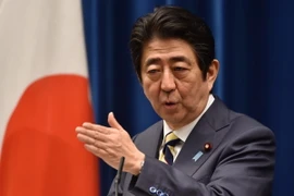 Thủ tướng Nhật Bản Shinzo Abe phát biểu trong thông điệp đầu Năm mới 2016. (Ảnh: AFP/TTXVN)