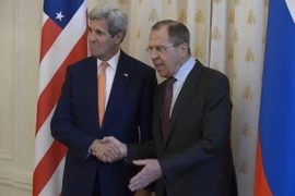 Ngoại trưởng Nga Sergei Lavrov hội đàm với Ngoại trưởng Mỹ John Kerry đang ở thăm Nga. (Nguồn: AFP/TTXVN)