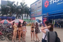 Hình thức quảng cáo phản cảm tại siêu thị Trần Anh được chia sẻ trên mạng xã hội.