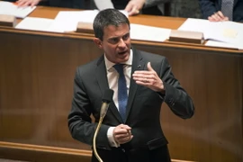 Thủ tướng Pháp Manuel Valls phát biểu tại phiên thảo luận của Nghị viện ở Paris ngày 3/5. (Nguồn: EPA/TTXVN)