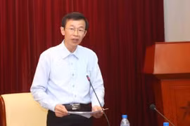 Giáo sư Nguyễn Văn Minh chia sẻ thông tin về việc tổ chức kỳ Olympic Sinh học quốc tế. (Ảnh: Quý Trung/TTXVN)
