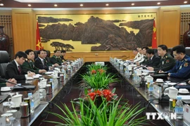 Bộ trưởng Quốc phòng hội kiến Phó Chủ tịch Quân ủy TW Trung Quốc 