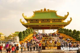 Hơn 1 triệu lượt người đổ về Khu du lịch Đại Nam sau 20 ngày