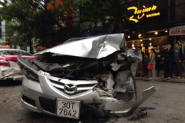 [Photo] Hiện trường vụ "xe điên" trước Viện Mắt Trung ương