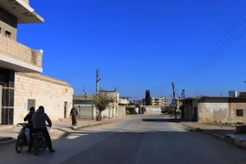 Người dân tại khu vực Hama, Syria. (Ảnh: THX/TTXVN)