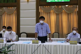 Bí thư Tỉnh ủy Đồng Tháp Lê Quốc Phong thông tin về công tác phòng, chống dịch COVID-19 trên địa bàn tỉnh. (Ảnh: Chương Đài/TTXVN)