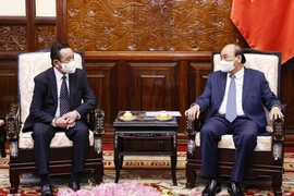 Chủ tịch nước Nguyễn Xuân Phúc tiếp Đại sứ Mông Cổ Dash Bilegdor. (Ảnh: Thống Nhất/TTXVN)