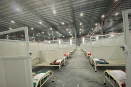Bên trong bệnh viện dã chiến số 2 Bình Dương đã lắp xong 5.000 giường sẵn sàng tiếp nhận bệnh nhân COVID-19. 