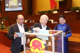 Sáng 25/10, Quốc hội đã lấy phiếu tín nhiệm đối với 48 người giữ các chức danh do Quốc hội bầu hoặc phê chuẩn. 