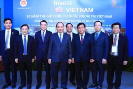 Thủ tướng Nguyễn Xuân Phúc với các đại biểu dự hội nghị. (Ảnh: Thống Nhất/TTXVN)