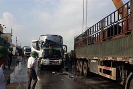 Hiện trường vụ tai nạn tại xã Diễn Yên, huyện Diễn Châu, tỉnh Nghệ An. (Ảnh: TTXVN phát)