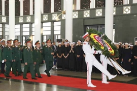 Đoàn Quân ủy TW Bộ Quốc phòng viếng nguyên Tổng Bí thư Đỗ Mười