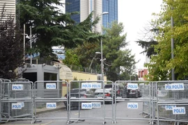 Quang cảnh bên ngoài Lãnh sự quán Saudi Arabia tại Istanbul, Thổ Nhĩ Kỳ ngày 20/10/2018. (Ảnh: THX/ TTXVN)