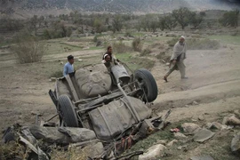 Hiện trường vụ đánh bom ở Nangarhar, Afghanistan ngày 21/10. (Ảnh: THX/TTXVN)
