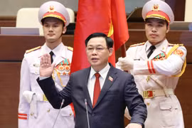 Chủ tịch Quốc hội Vương Đình Huệ tuyên thệ nhậm chức. (Ảnh: Phương Hoa/TTXVN)