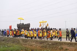 Nghi lễ rước kiệu trong Hội Phết Hiền Quan năm Quý Mão. (Ảnh: Minh Thu/Vietnam+)