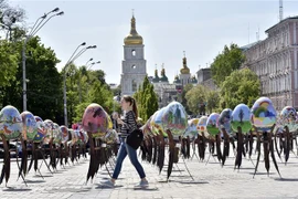 Khách du lịch tại Kiev, Ukraine ngày 5/5/2017. (Nguồn: AFP/TTXVN )