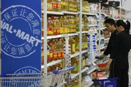 Hàng hóa được bày bán tại siêu thị của hãng bán lẻ Mỹ Walmart ở Bắc Kinh, Trung Quốc. (Nguồn: AFP/ TTXVN)