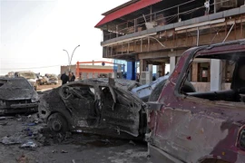 Hiện trường một vụ đánh bom xe tại Mosul, Iraq, ngày 9/11/2018. (Ảnh: AFP/ TTXVN)