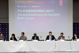 Thứ trưởng Bộ Ngoại giao Nga Sergei Ryabkov (giữa) tại cuộc họp báo ở Moskva, Nga ngày 23/1. (Ảnh: AFP/TTXVN)