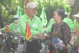 Hành trình đạp xe kết nối Cây Di sản Việt Nam. (Ảnh: Hùng Võ/Vietnam+)