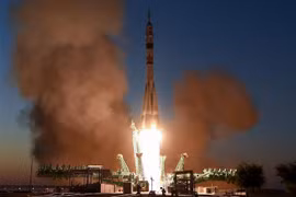 Tàu vũ trụ Soyuz MS-22, mang theo ba nhà du hành, gồm Sergey Prokopyev, Dmitri Petelin của Nga và Frank Rubio của Cơ quan Hàng không vũ trụ Mỹ, rời bệ phóng tại sân bay vũ trụ Baikonur ở Kazakhstan để lên trạm vũ trụ quốc tế (ISS), ngày 21/9/2022. (Ảnh: A