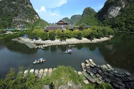 Bến đò Tràng An, nơi khách du lịch tham quan các hang động trong Quần thể danh thắng Tràng An. (Ảnh: Minh Đức/TTXVN)