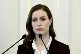 Thủ tướng Phần Lan Sanna Marin phát biểu tại một cuộc họp báo ở Helsinki. (Ảnh: AFP/TTXVN)