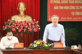 Ông Nguyễn Hòa Bình, Ủy viên Bộ Chính trị, Bí thư Trung ương Đảng, Chánh án Tòa án Nhân dân Tối cao phát biểu chỉ đạo tại buổi làm việc. (Ảnh: Phạm Kha/TTXVN)